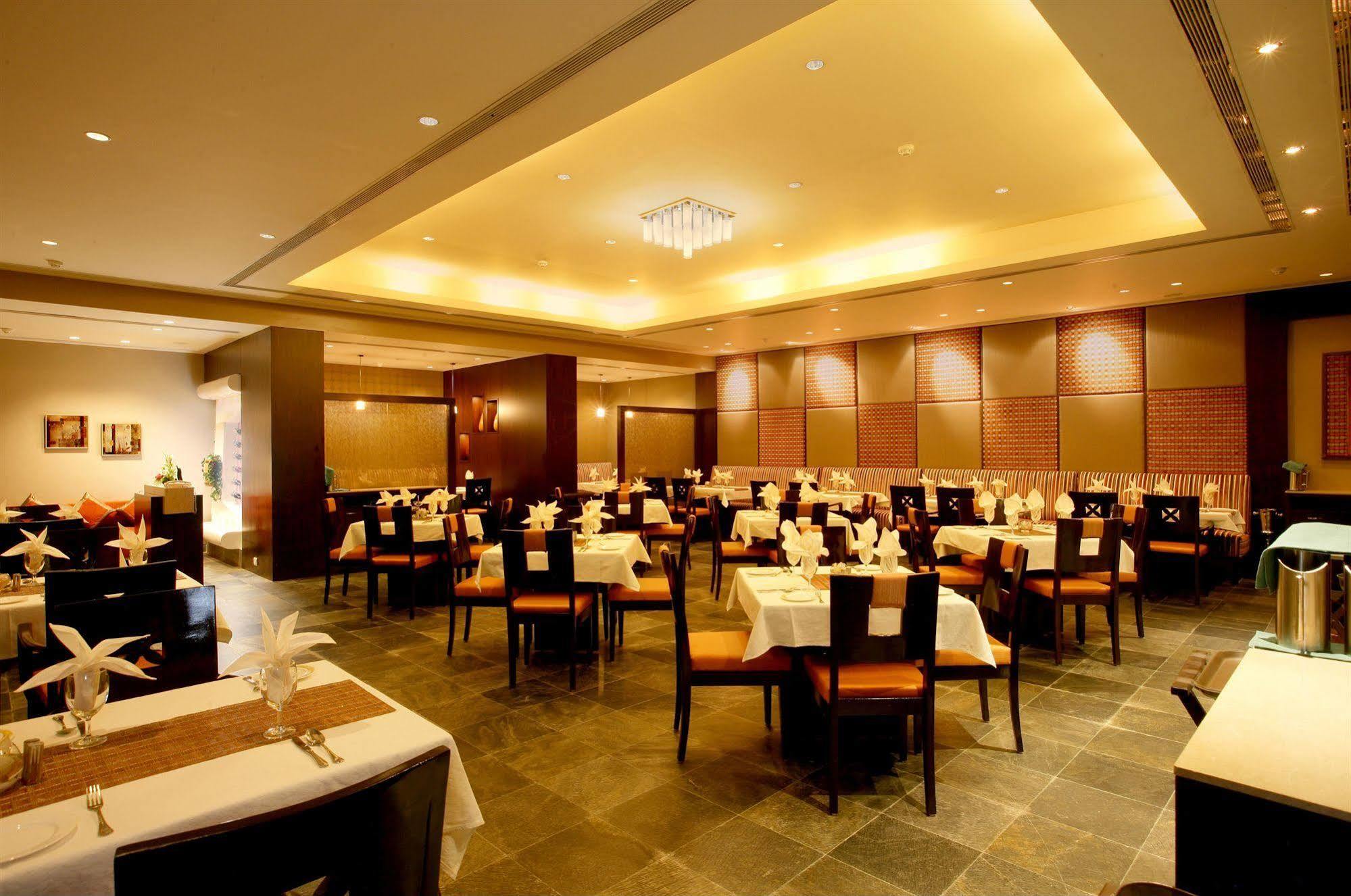 Sun-N-Sand ปูเน่ ภายนอก รูปภาพ