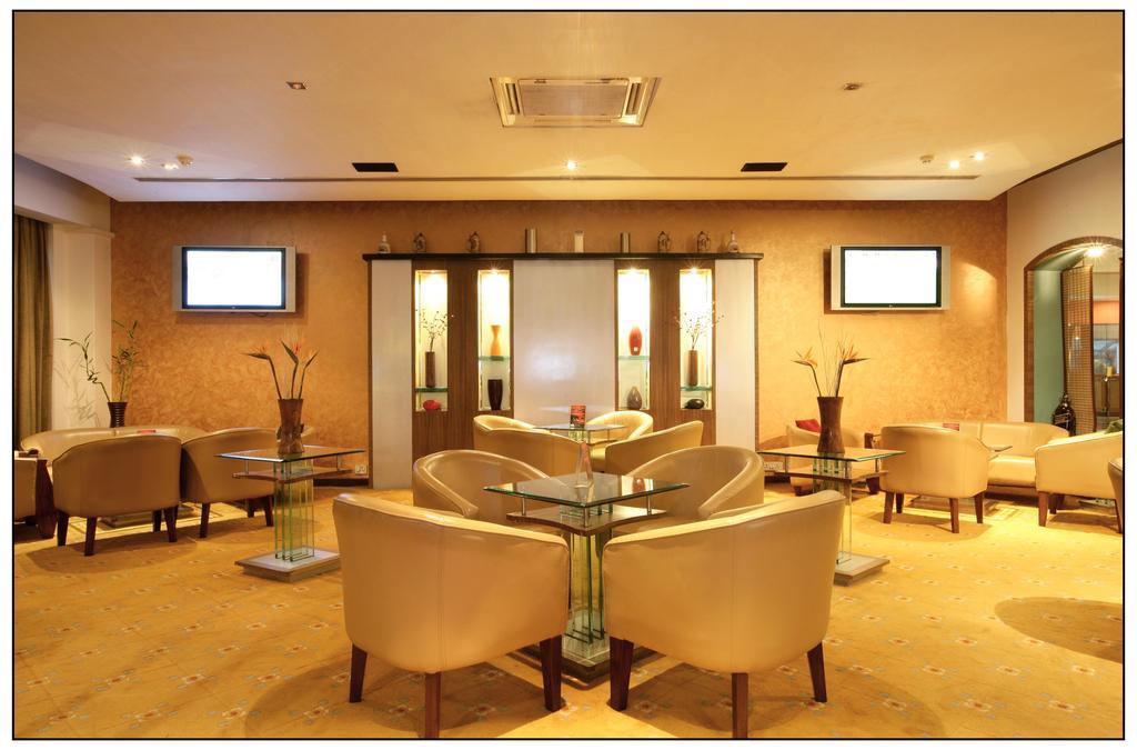 Sun-N-Sand ปูเน่ ภายนอก รูปภาพ